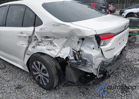 2021 Toyota Corolla Hybrid Le z USA, uszkodzony, nr VIN JTDEAMDE2MJ033727